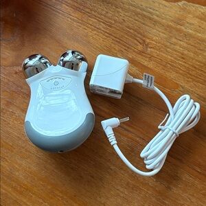 NuFace Mini Toning Device